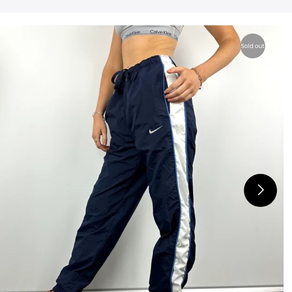 Nike Men's Black and White Stripe - Picture 1 of 3